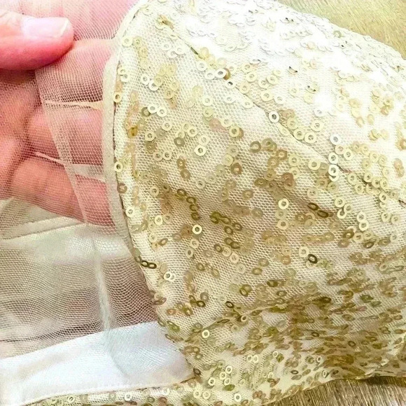 MoriLee Gold Sequin Gown
Sweetheart Neckline Illusion Size 6 - Picture 7 of 16